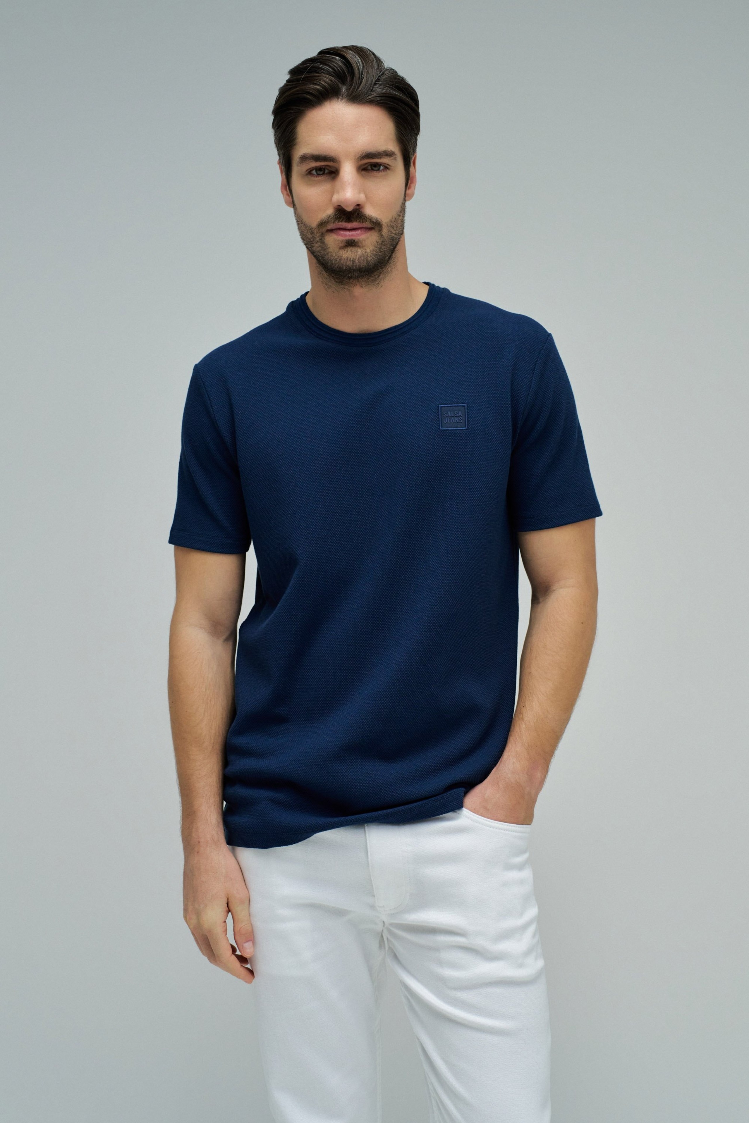 T-SHIRT COM TEXTURA